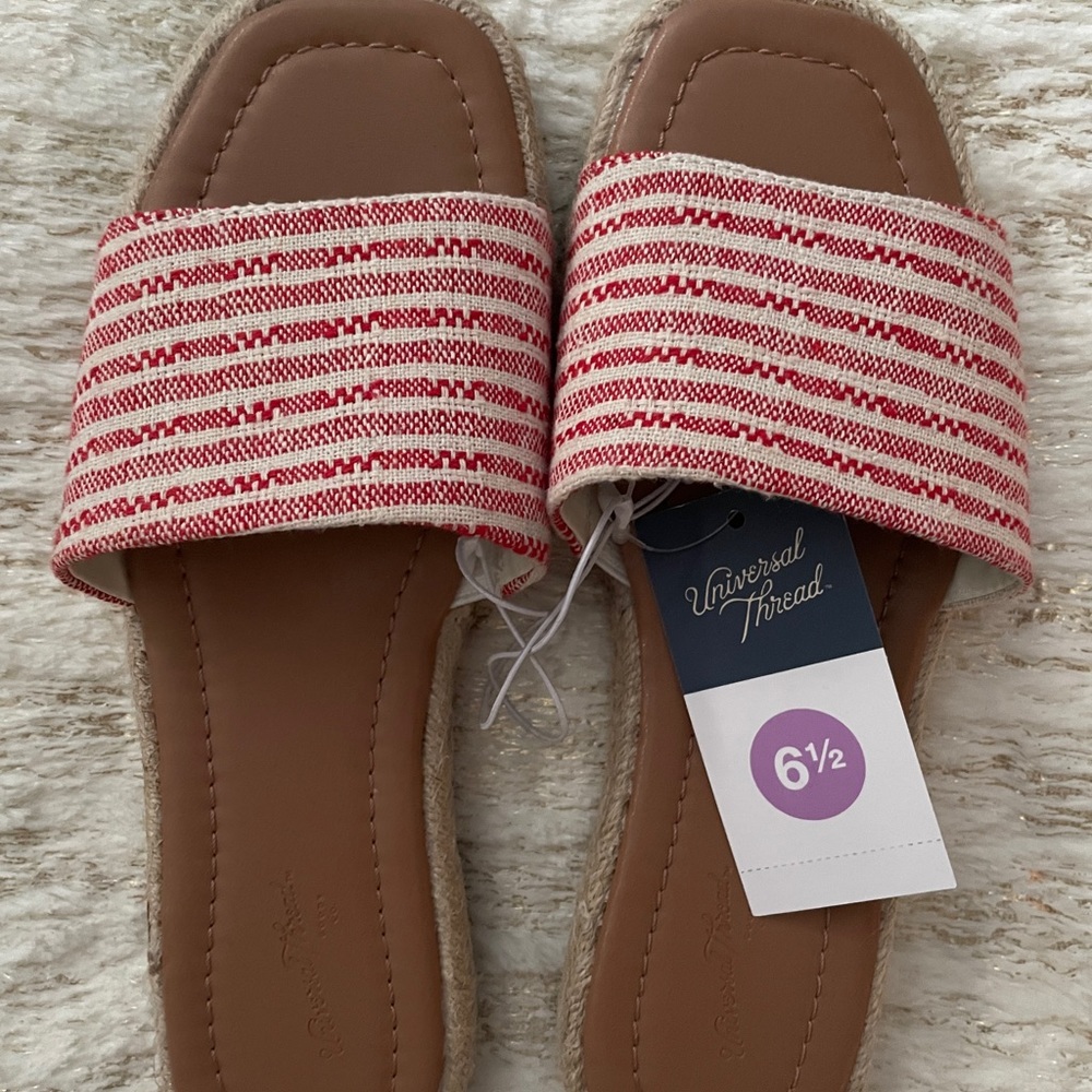 🚫NOT AVAILABLE🚫 Universal Thread Sandals